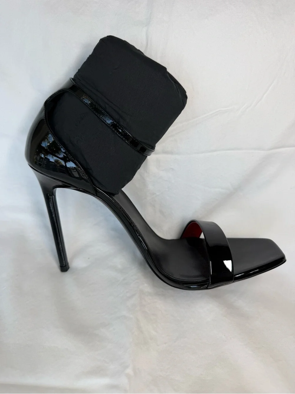 NIB new Saint Laurent sz 41 Amber 105 Vernice chiffon heels black patent leather